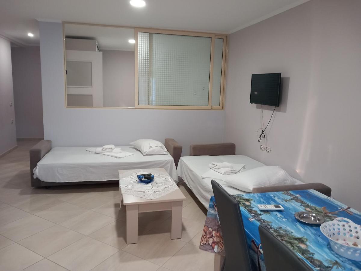 Eleana'S Apartament Sarandë エクステリア 写真