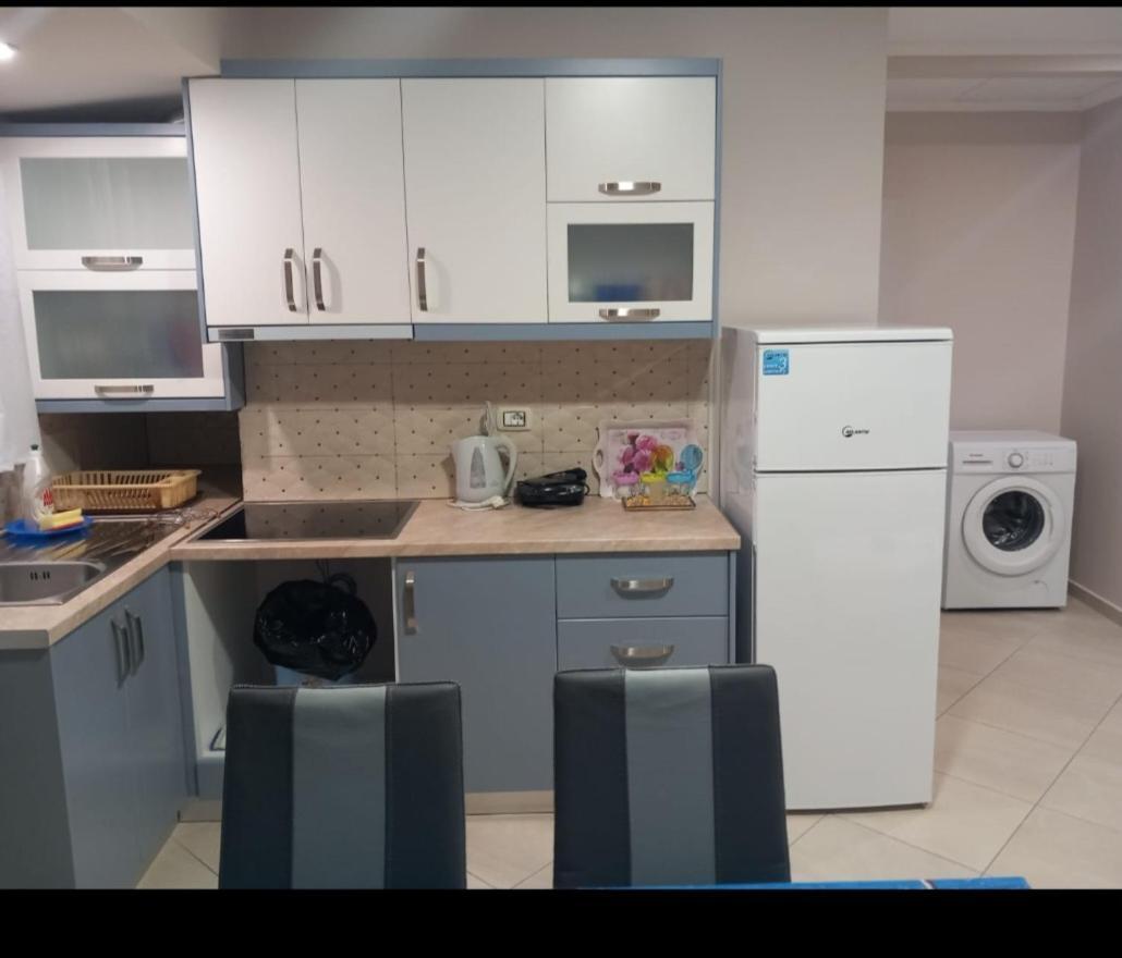 Eleana'S Apartament Sarandë エクステリア 写真