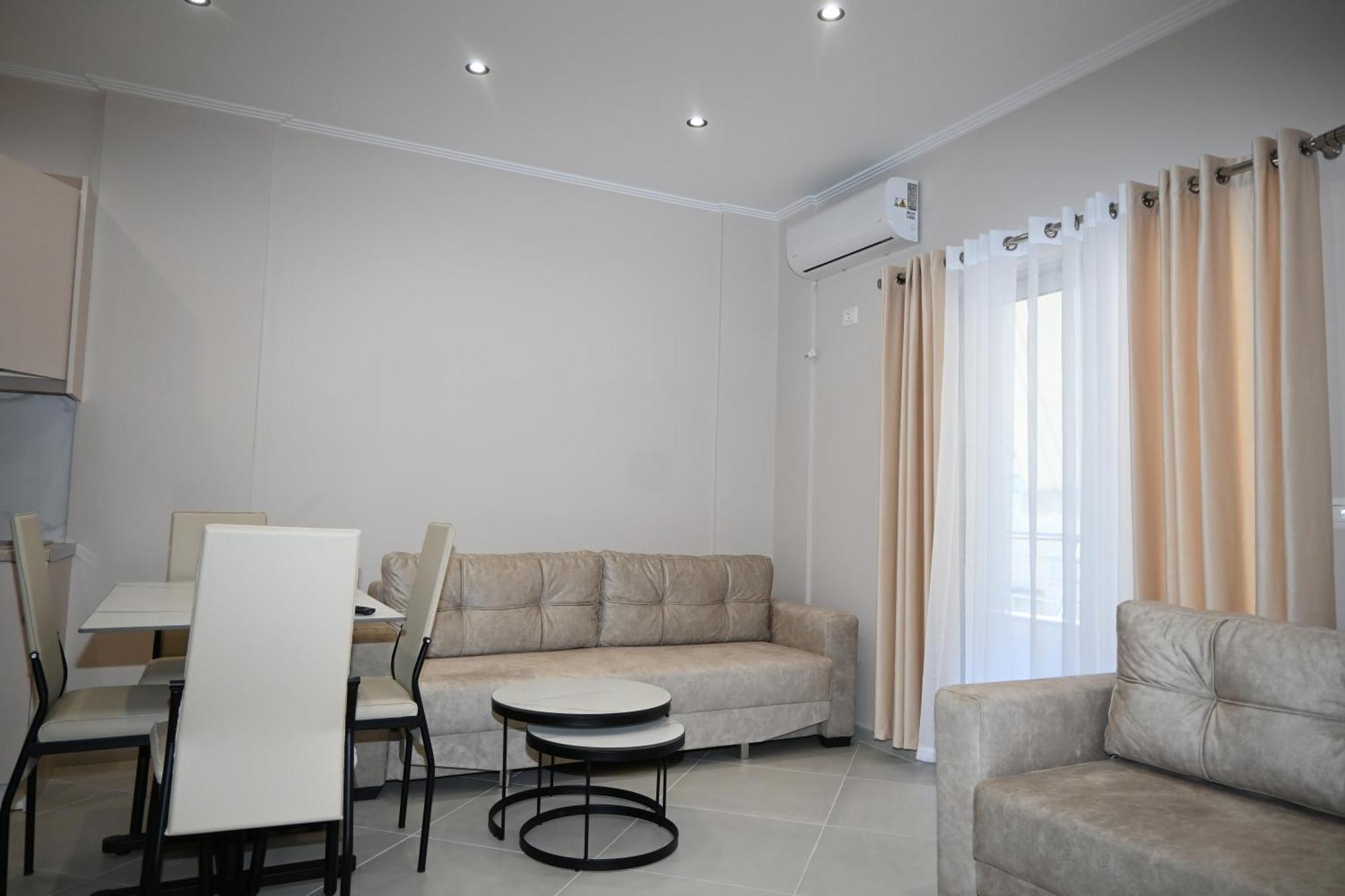 Eleana'S Apartament Sarandë 部屋 写真