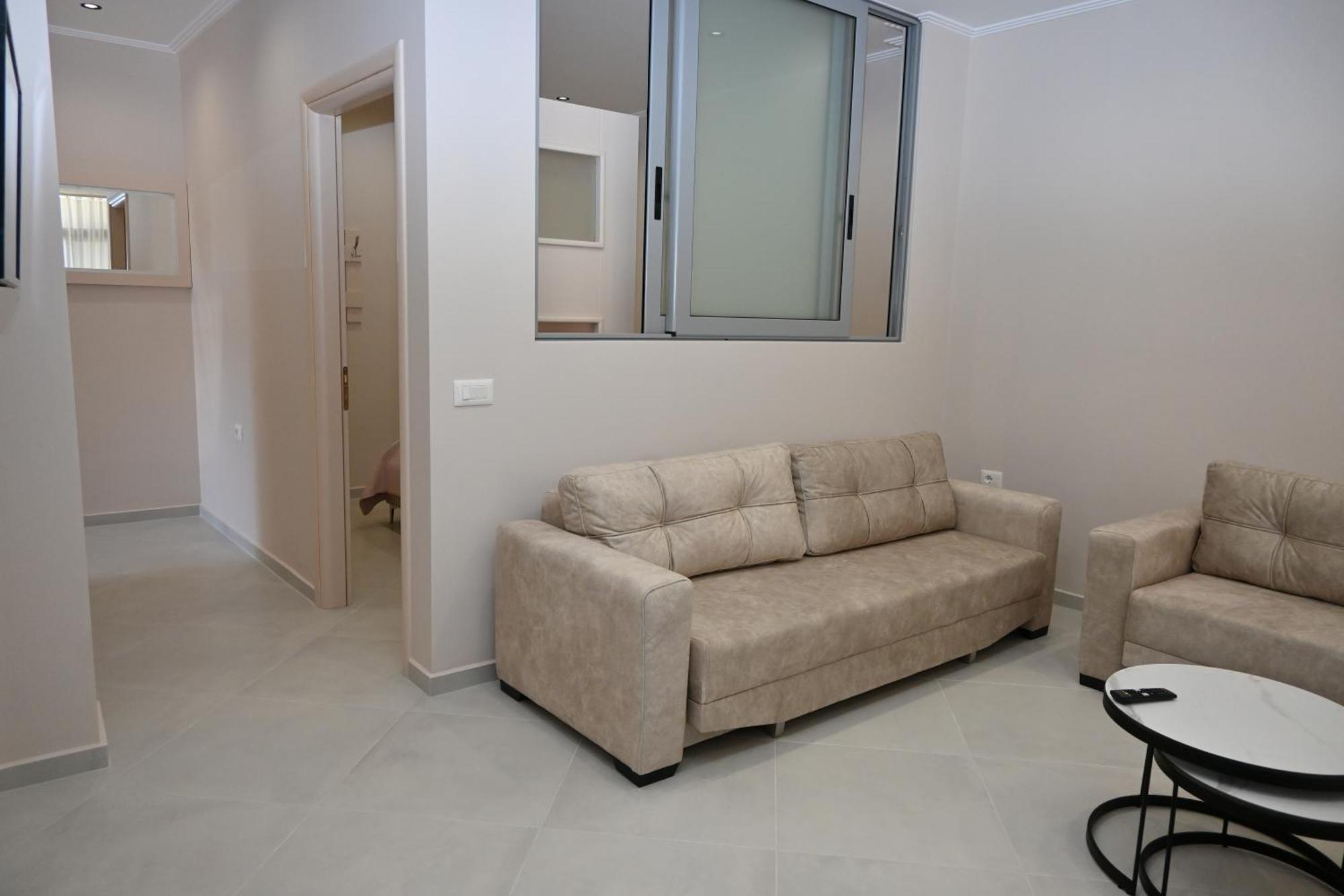 Eleana'S Apartament Sarandë 部屋 写真
