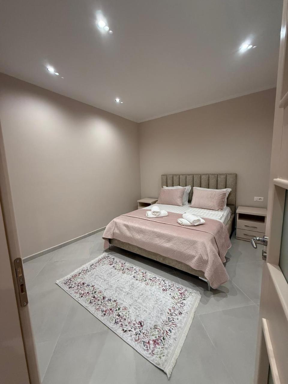 Eleana'S Apartament Sarandë エクステリア 写真