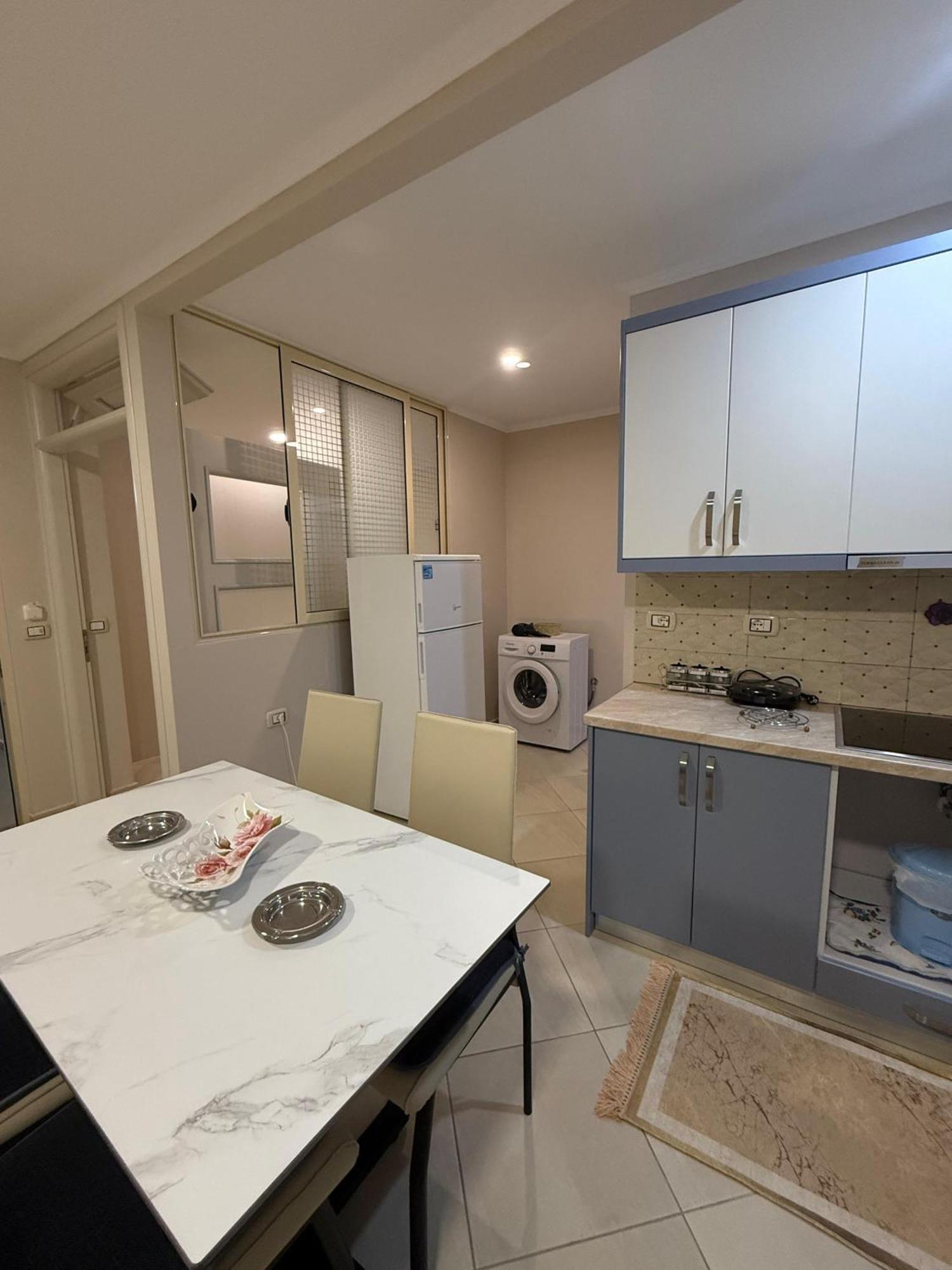 Eleana'S Apartament Sarandë エクステリア 写真