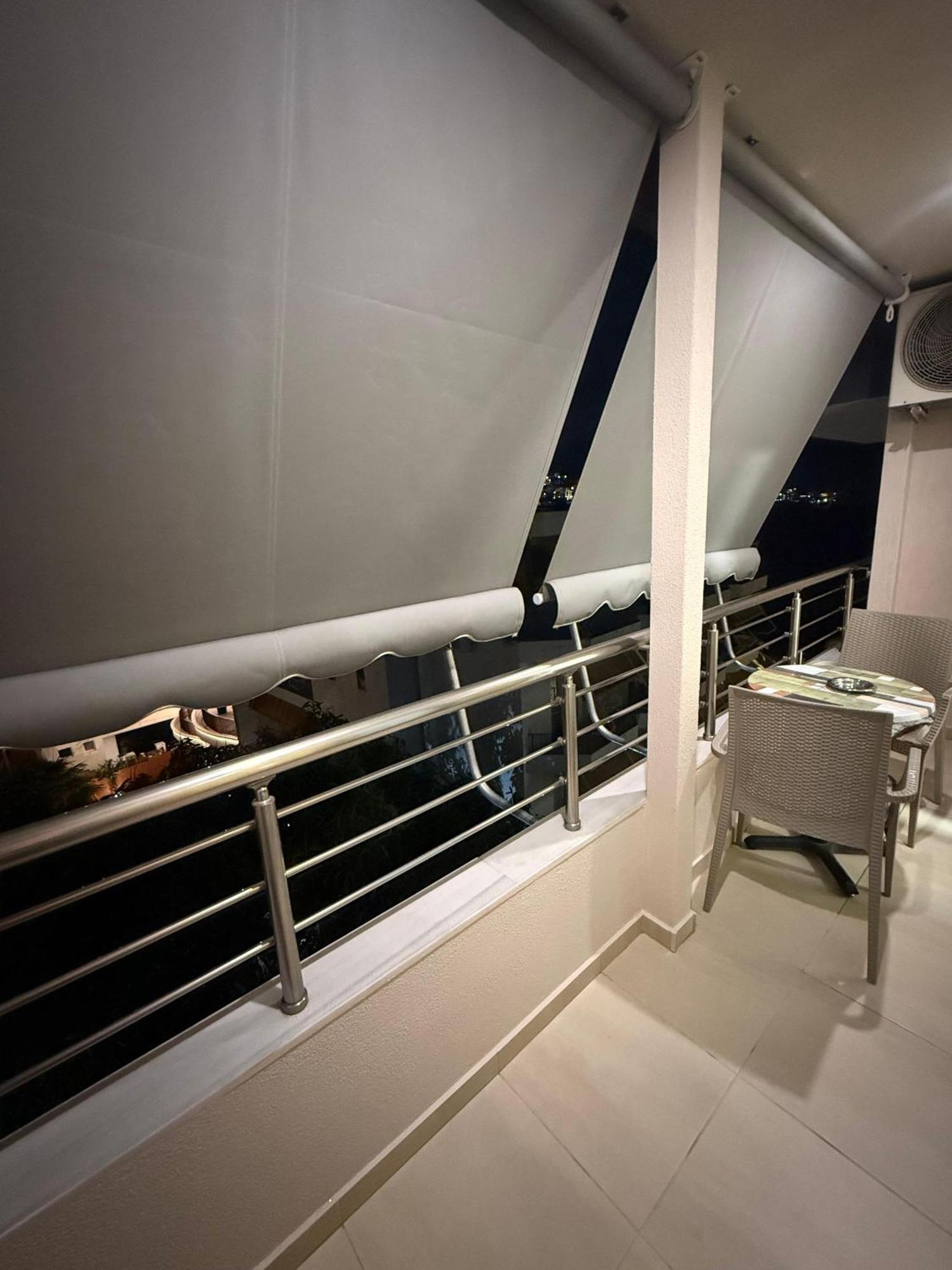 Eleana'S Apartament Sarandë 部屋 写真
