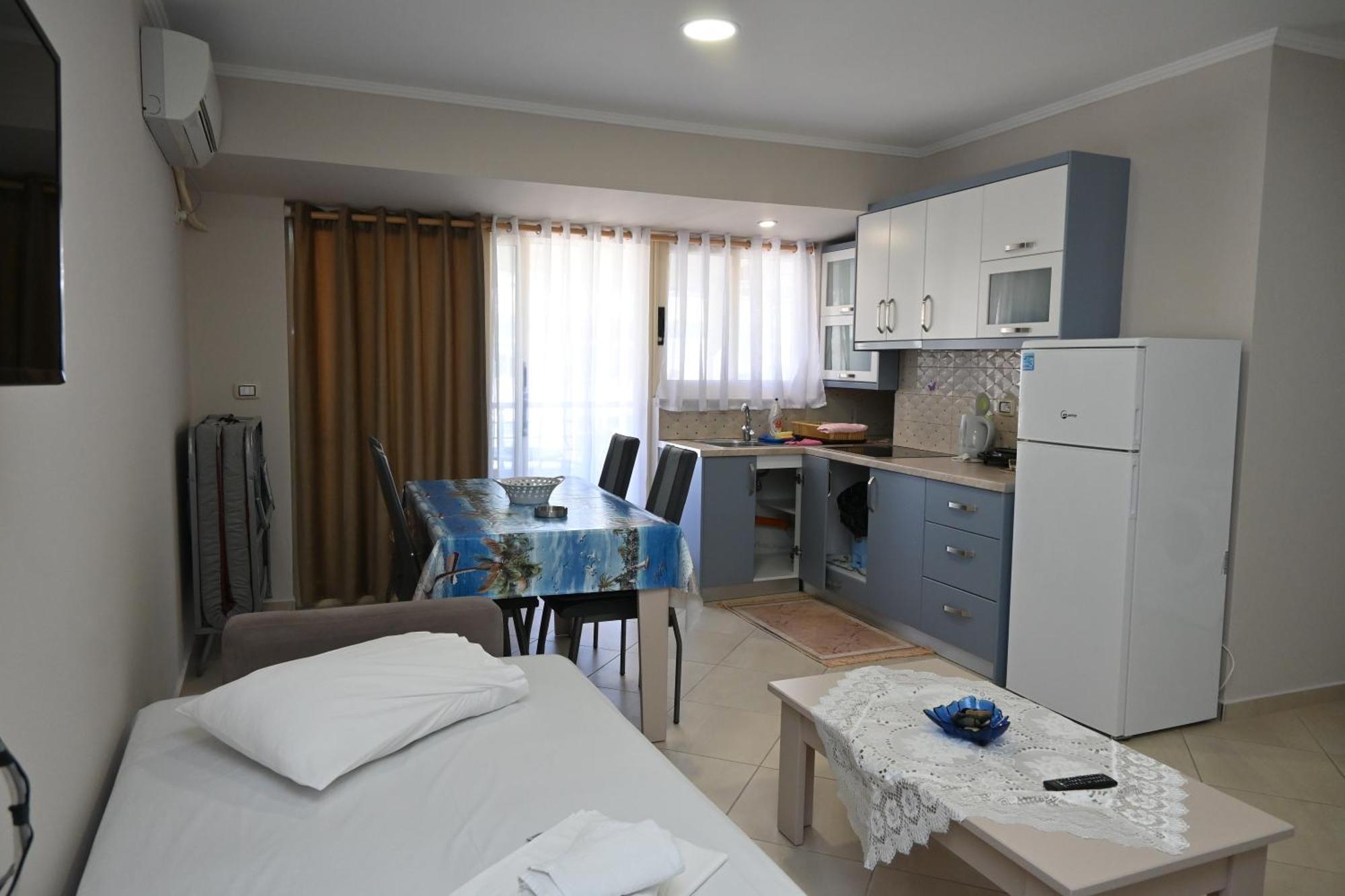Eleana'S Apartament Sarandë エクステリア 写真