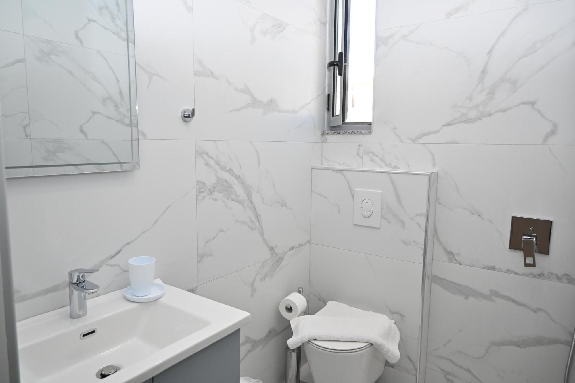 Eleana'S Apartament Sarandë エクステリア 写真