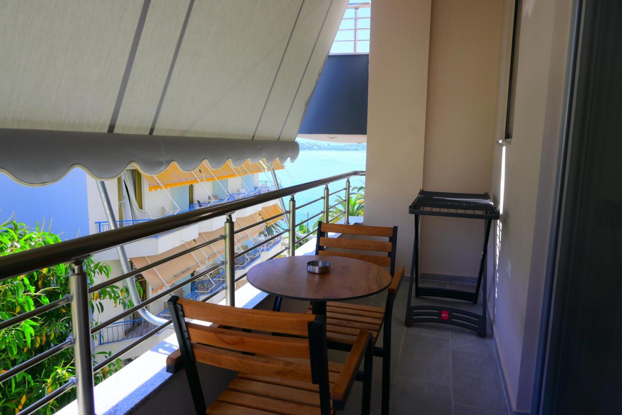 Eleana'S Apartament Sarandë エクステリア 写真
